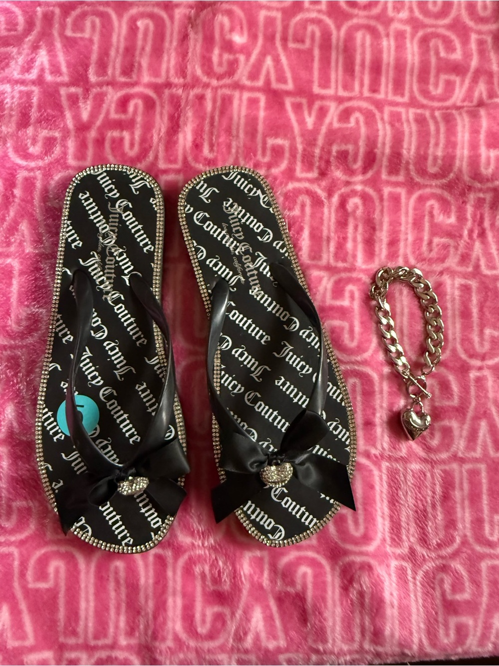 Beautiful JUICY COUTURE black Bow JC SONNET SANDALS BLING HEART BRACELET
